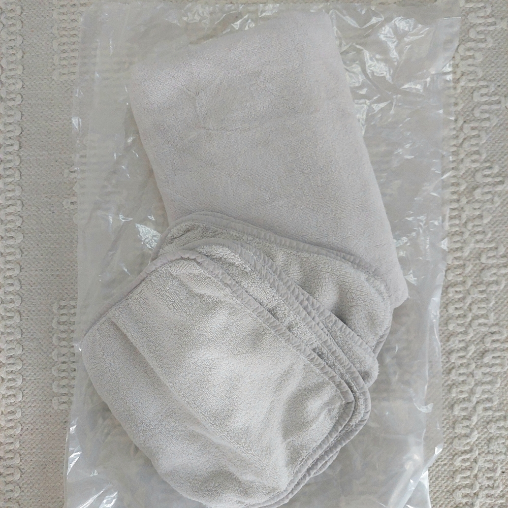 Quince Organic Cotton Gray Hooded Bath Towel & 8 Wash Clothes- Toddler/Kids(214)